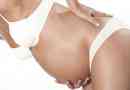 A terhesség melyik hetén hagyja abba a mellkas fájását?
